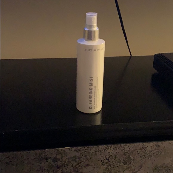 Cleansing mist for bedroom accessories - Picture 1 of 1